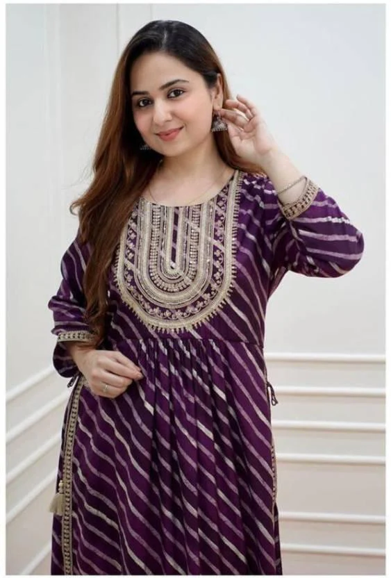 Embroidered Leheriya Printed Kurta and Pant Set - Image 3