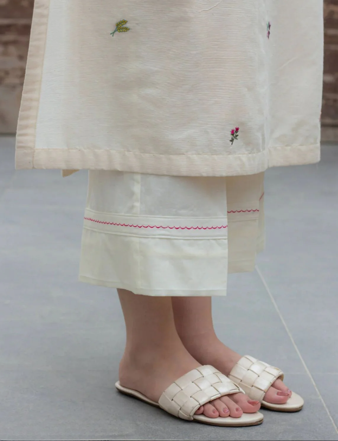 Off White Embroidered Cotton Kurta and Pant Set - Image 5