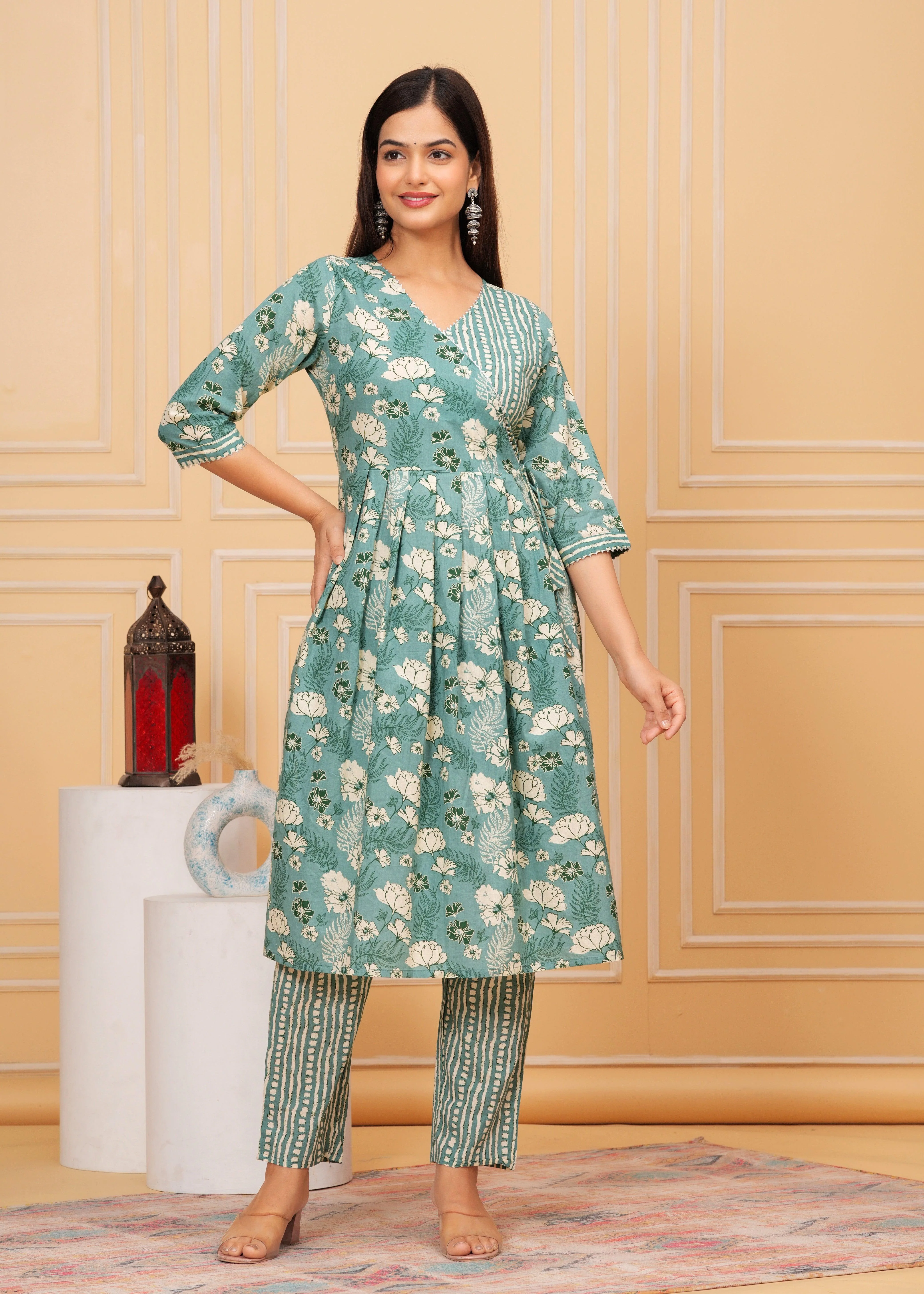Summer Green Floral Printed Cotton Kurta and Pant Set - Image 4